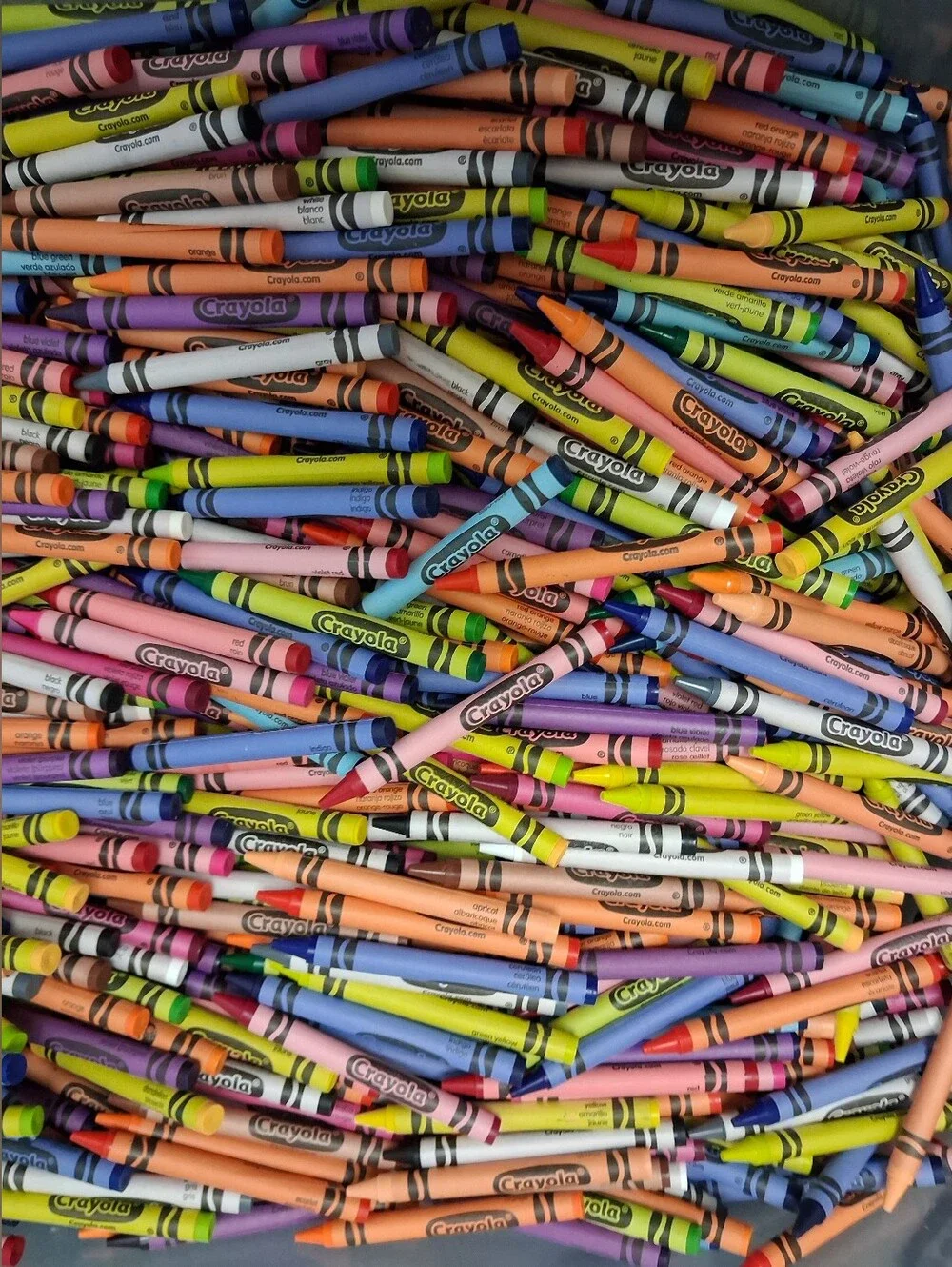 8 lbs New! Crayola Crayons Bulk Lot 700+ Whole Crayons!